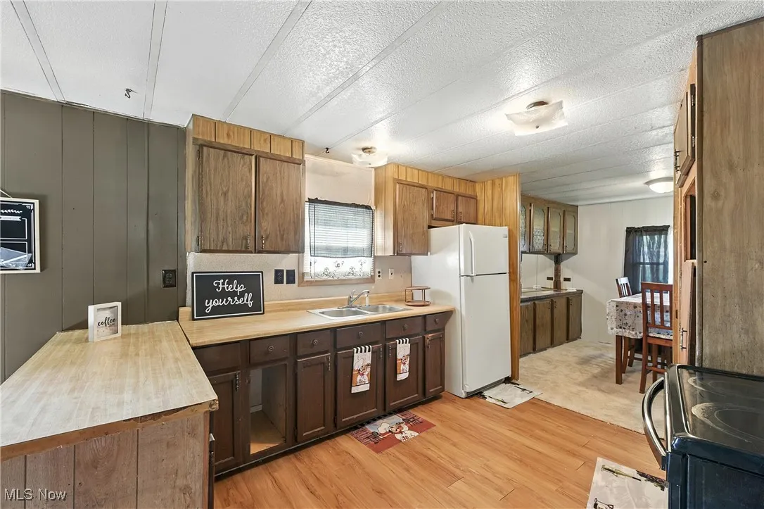 100 Raleigh Drive, Elyria, Ohio,MLS Now Listing ID