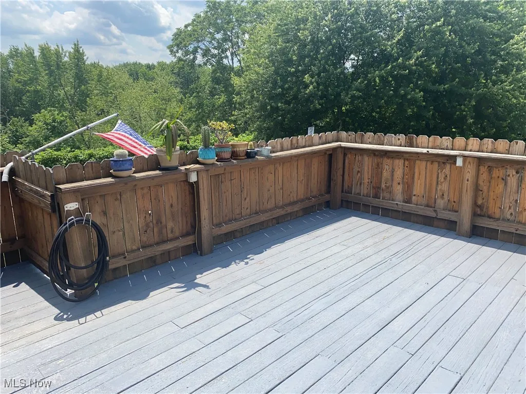 Upper Deck

