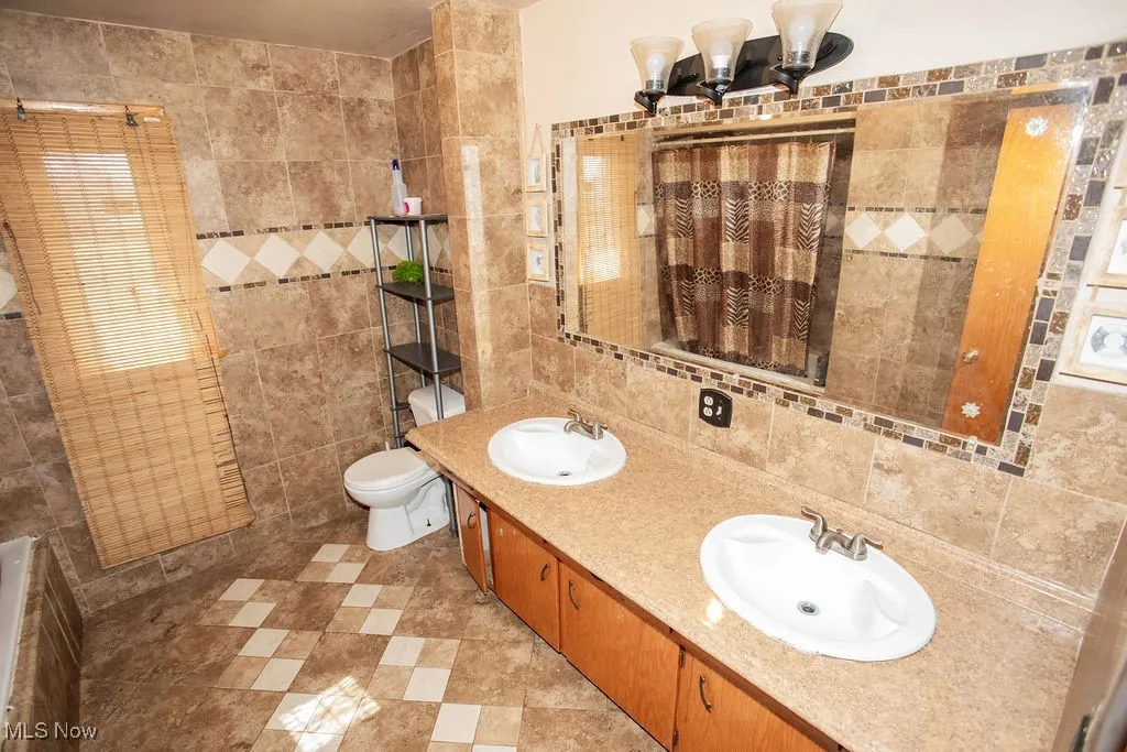 456 Sycamore Drive, Campbell, Ohio,MLS Now Listing ID
