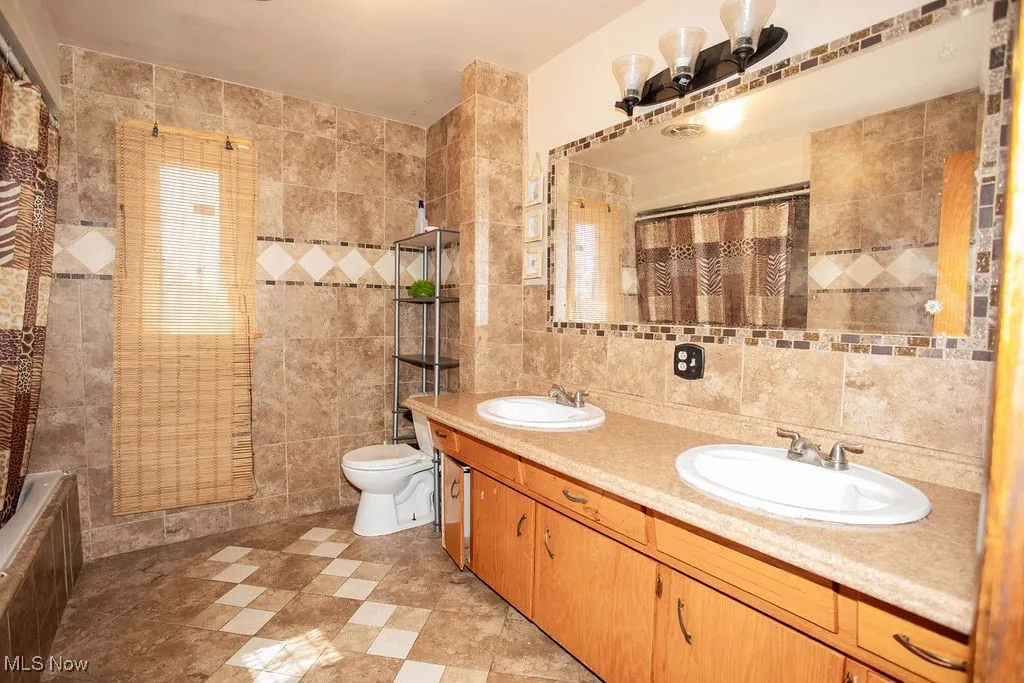 456 Sycamore Drive, Campbell, Ohio,MLS Now Listing ID