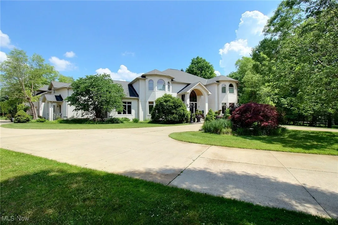 25 Brandon Court, Moreland Hills, Ohio,MLS Now Listing ID
