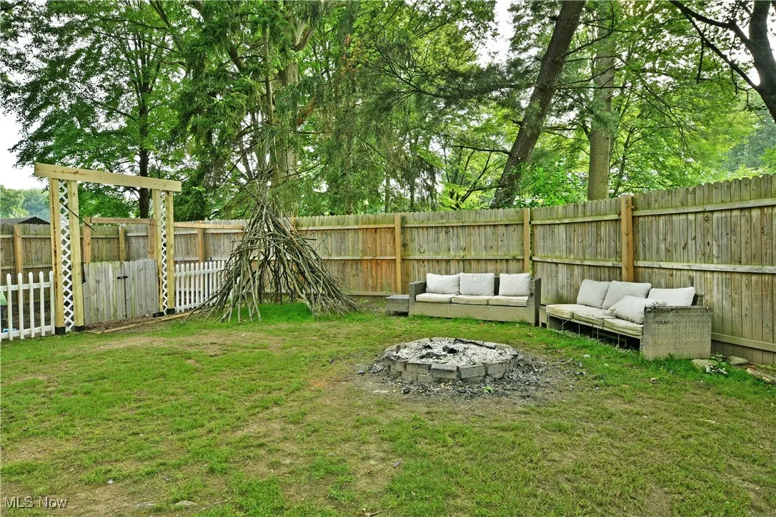 60 Woodleigh Court, Austintown, Ohio,MLS Now Listing ID