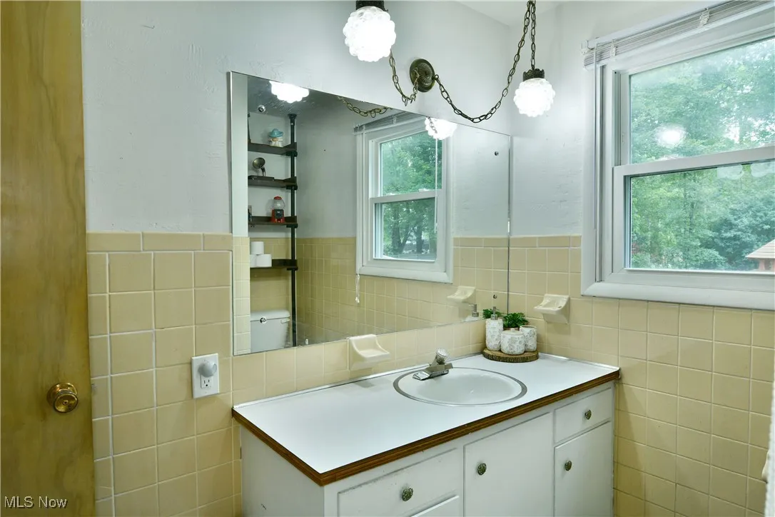 60 Woodleigh Court, Austintown, Ohio,MLS Now Listing ID