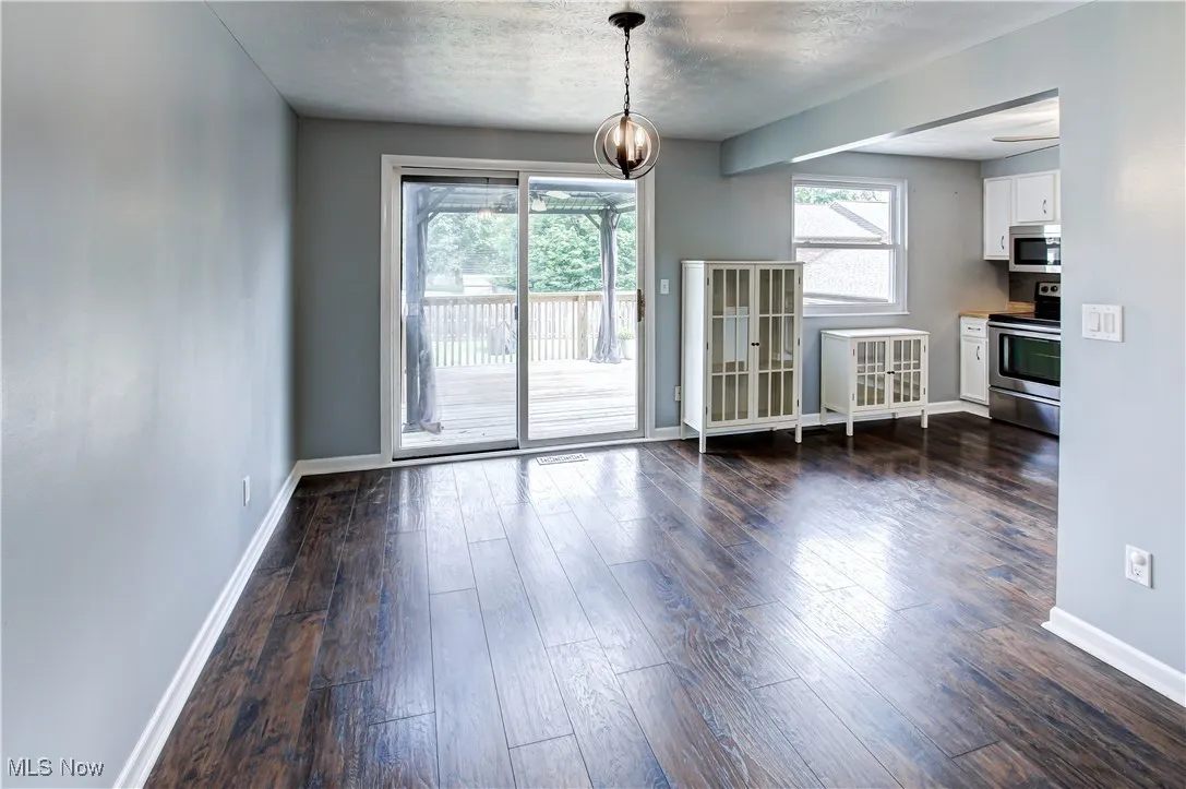 525 Valley Drive, Medina, Ohio,MLS Now Listing ID