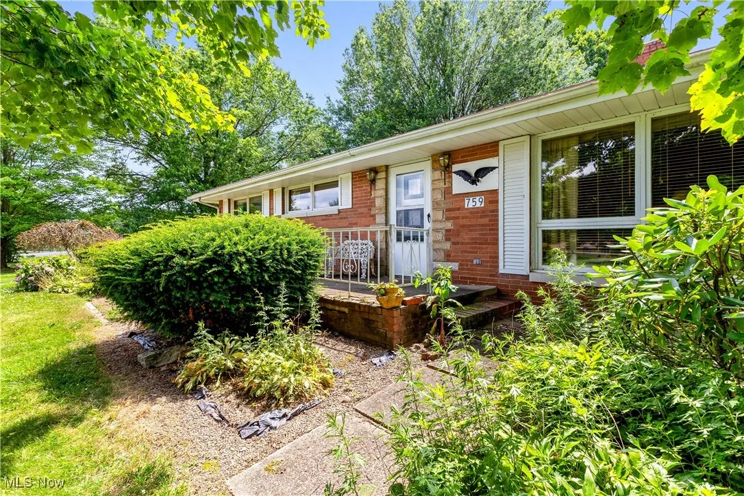 759 Valley View Drive, Brookfield, Ohio,MLS Now Listing ID
