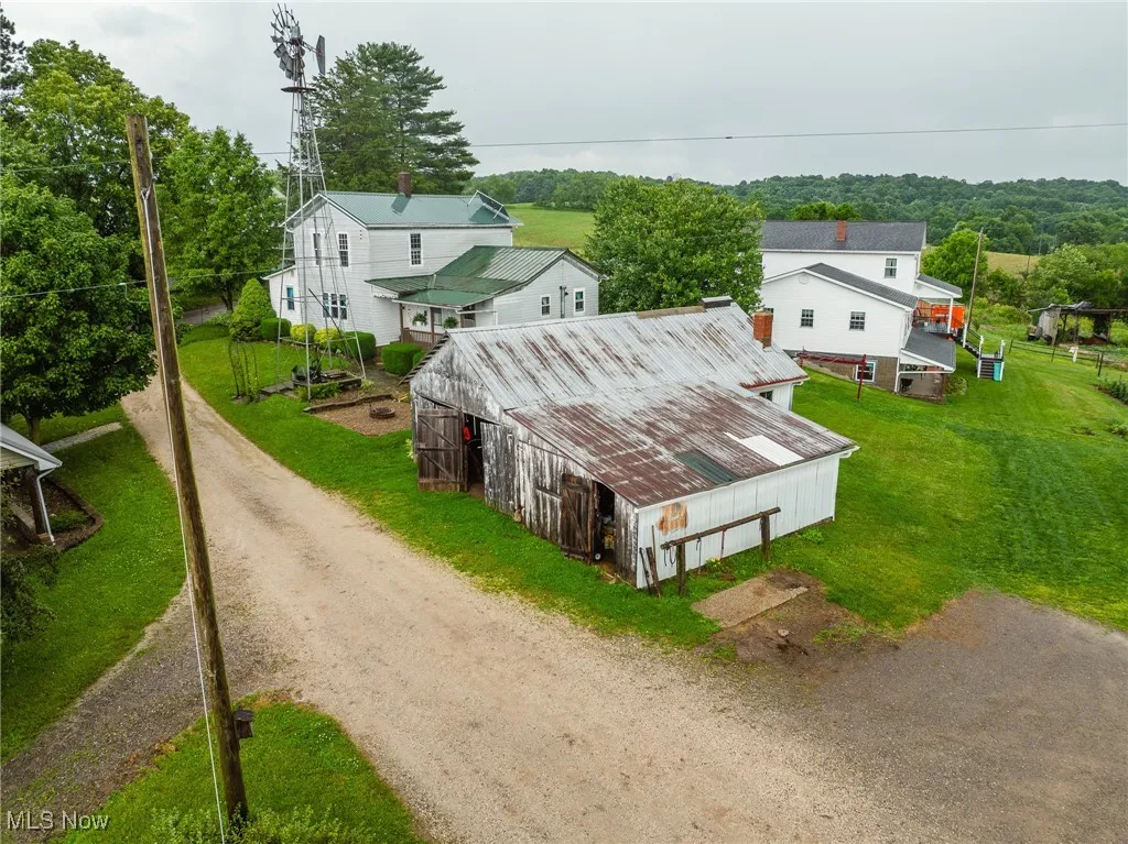 Aerial view of property and surrounding area
