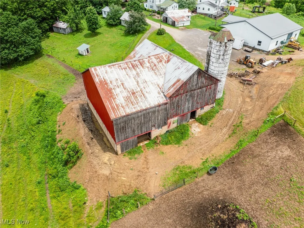 Aerial view of property and surrounding area