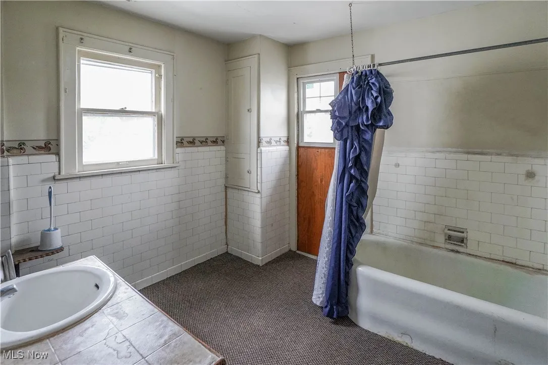 Full bathroom