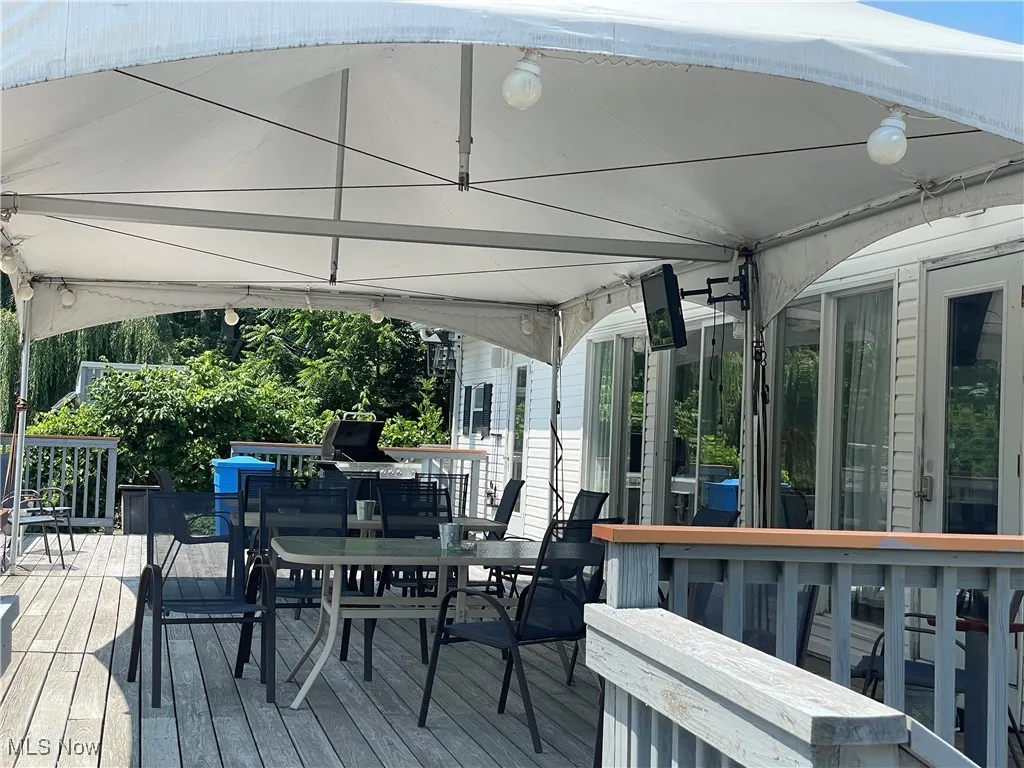Harbor Club Deck