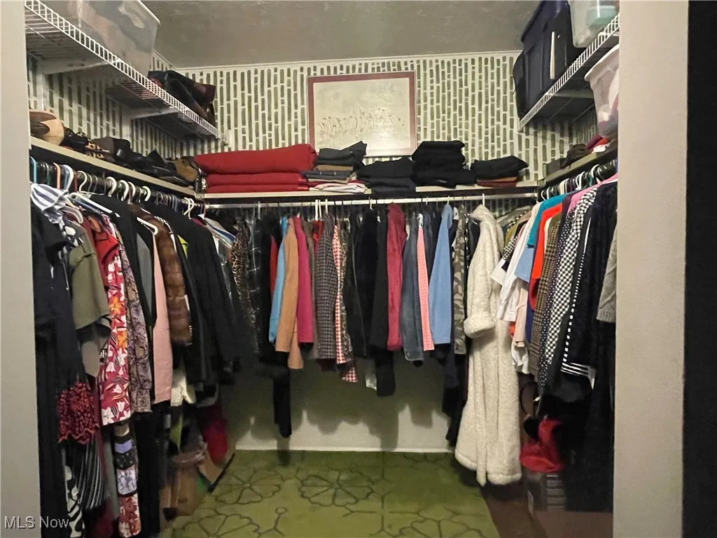 Master Bedroom with large walk in closet.