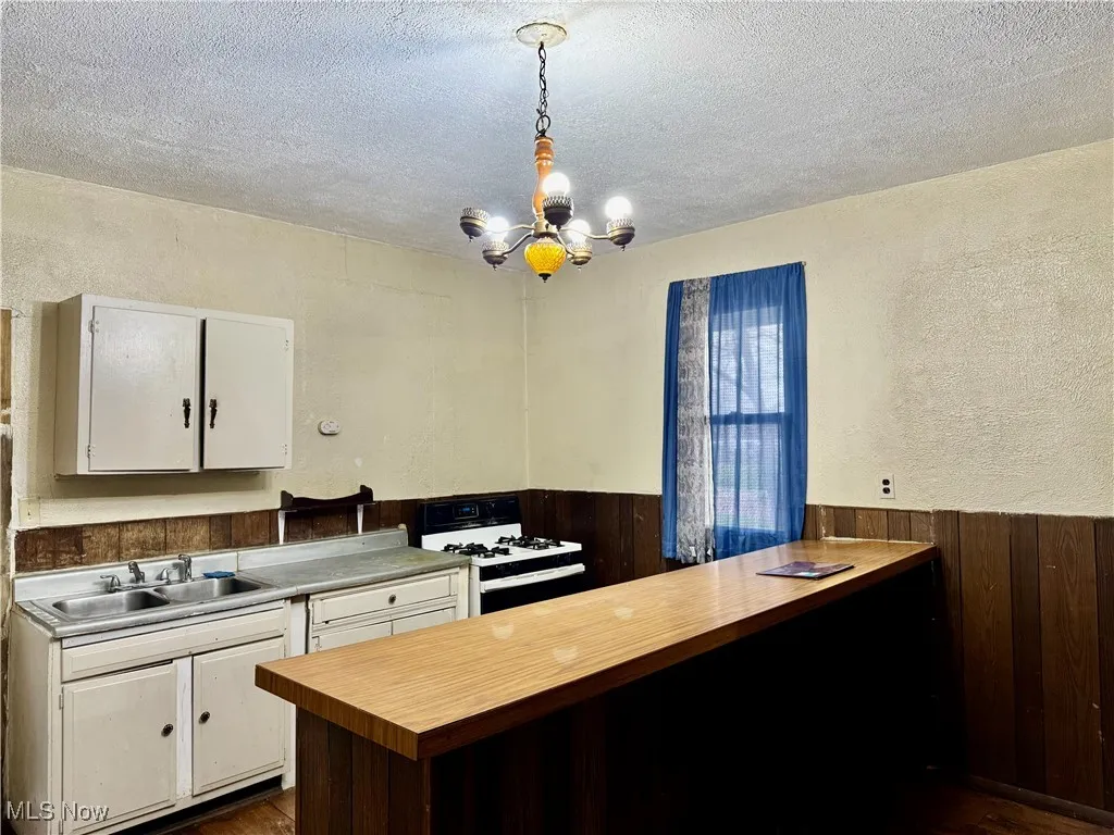 543 E Buchtel Avenue, Akron, Ohio,MLS Now Listing ID