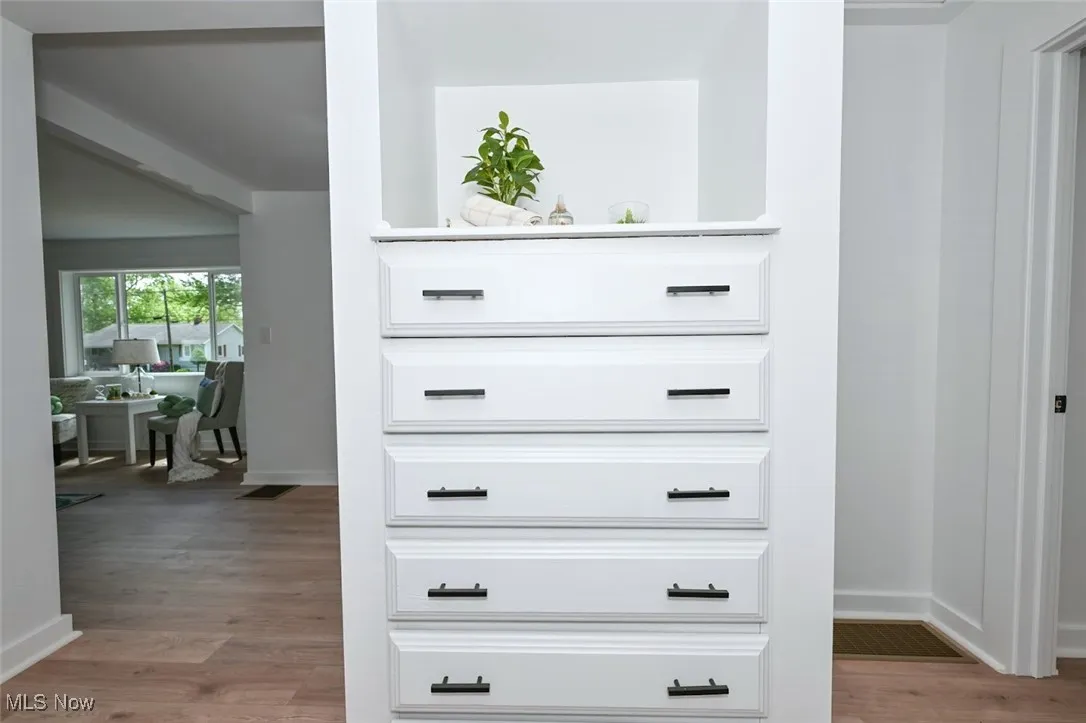 *HALLWAY W/STORAGE DRAWERS ~