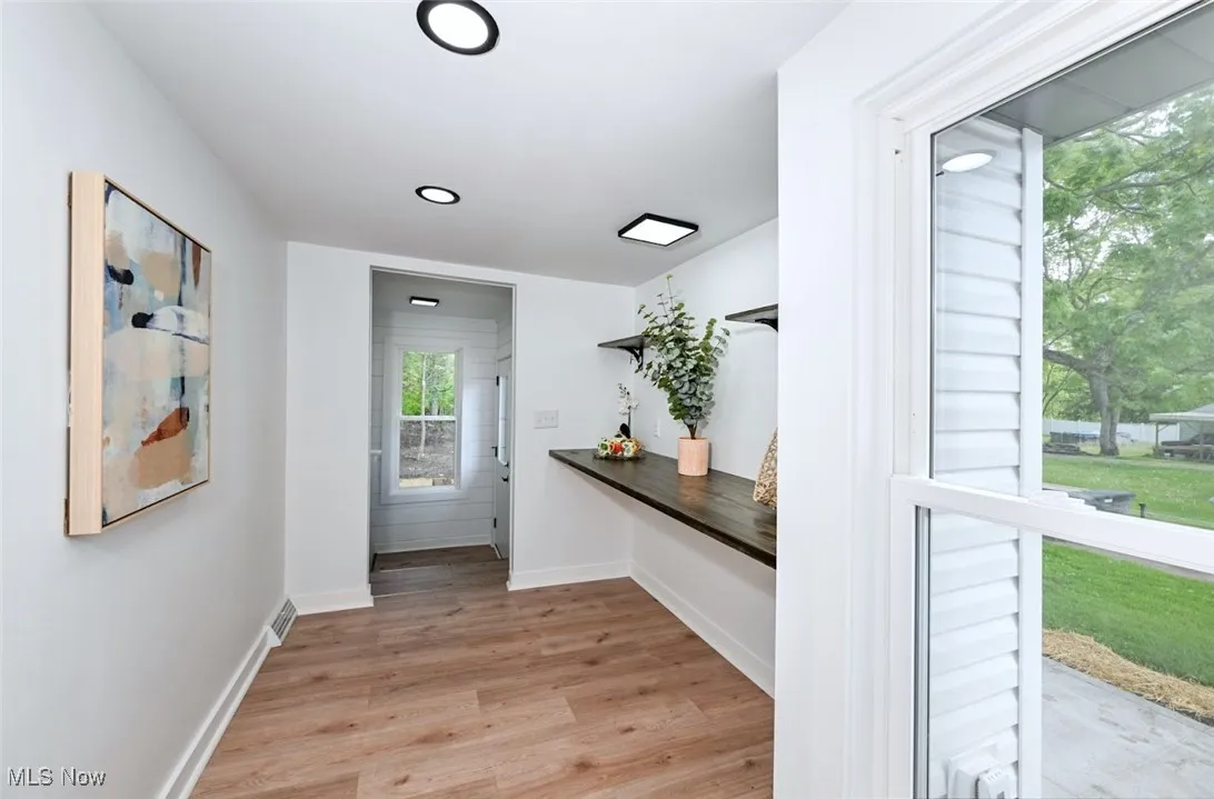 *EXPANDED KITCHEN COUNTERTOP FOR BAR/BUFFET EATING OFF OF KITCHEN ~