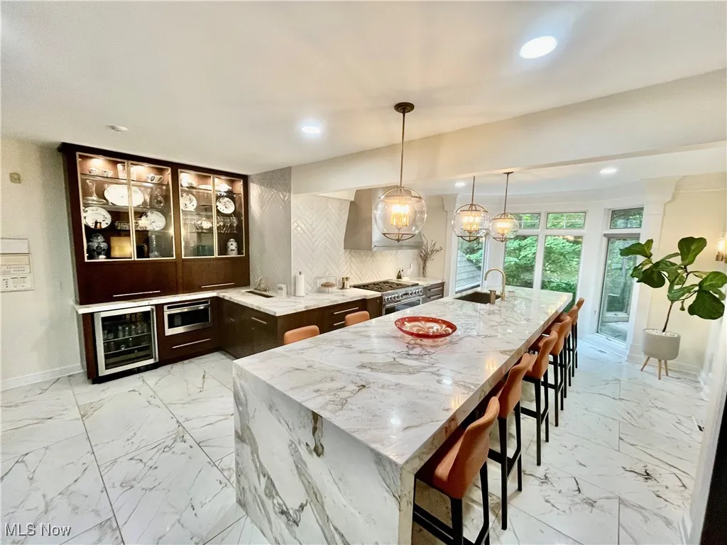 High-end custom built kitchen with all the amenities