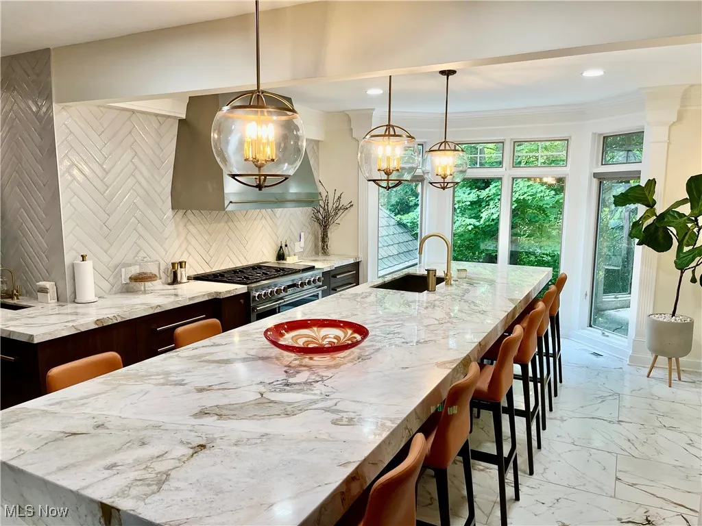 Spectacular newly designed custom built kitchen with all the amenities.