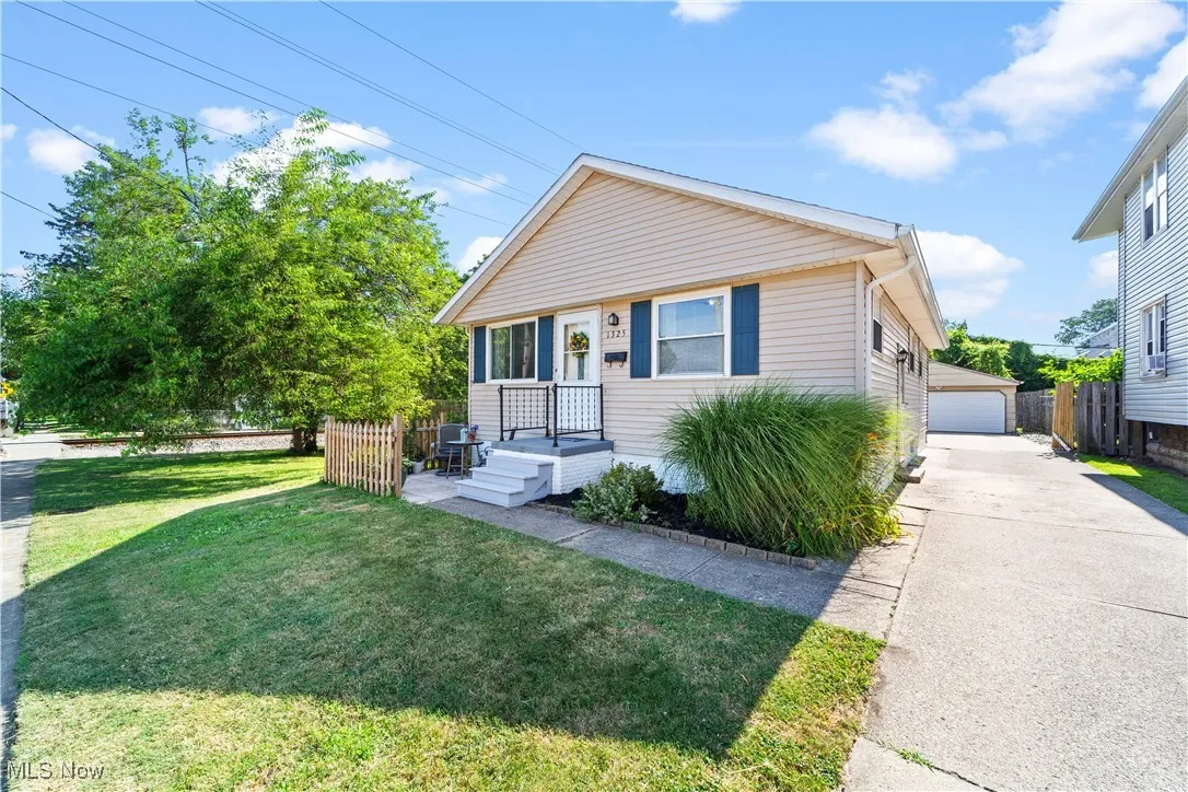 1325 Thoreau Road, Lakewood, Ohio 44107,MLS Now Listing ID