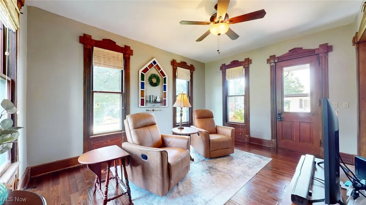 Parlor/Sitting Room