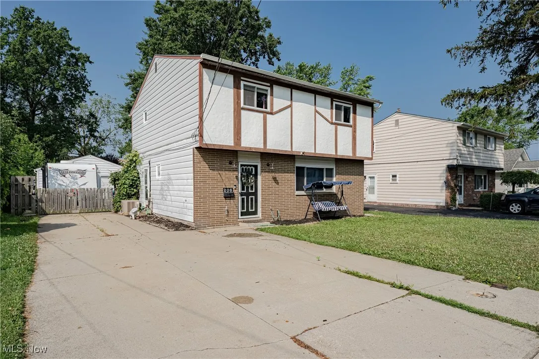 208 Parkway Drive, Eastlake, Ohio 44095,MLS Now Listing ID
