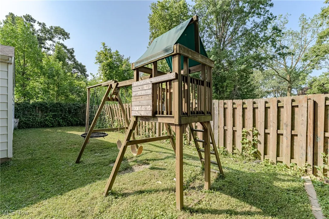 208 Parkway Drive, Eastlake, Ohio 44095,MLS Now Listing ID