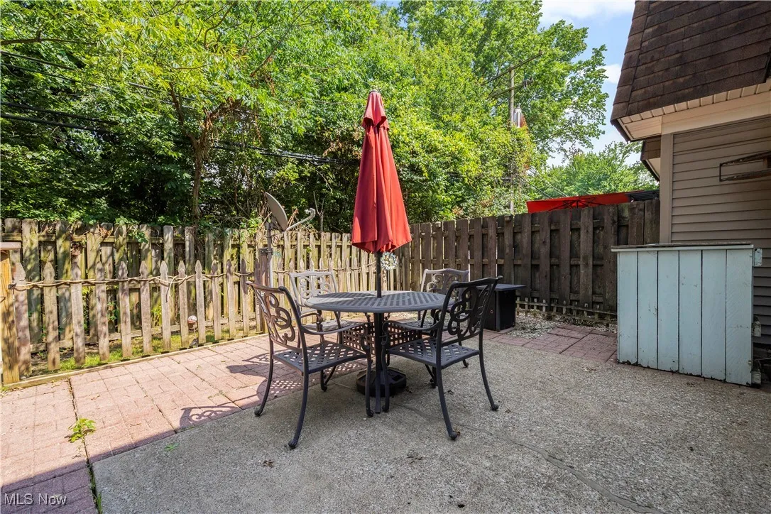View of patio / terrace with outdoor dining space