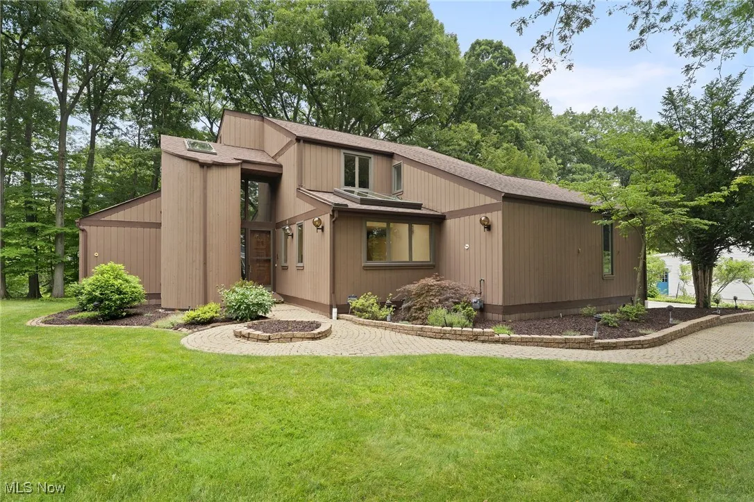 9193 Meadow Lane, Brecksville, Ohio,MLS Now Listing ID