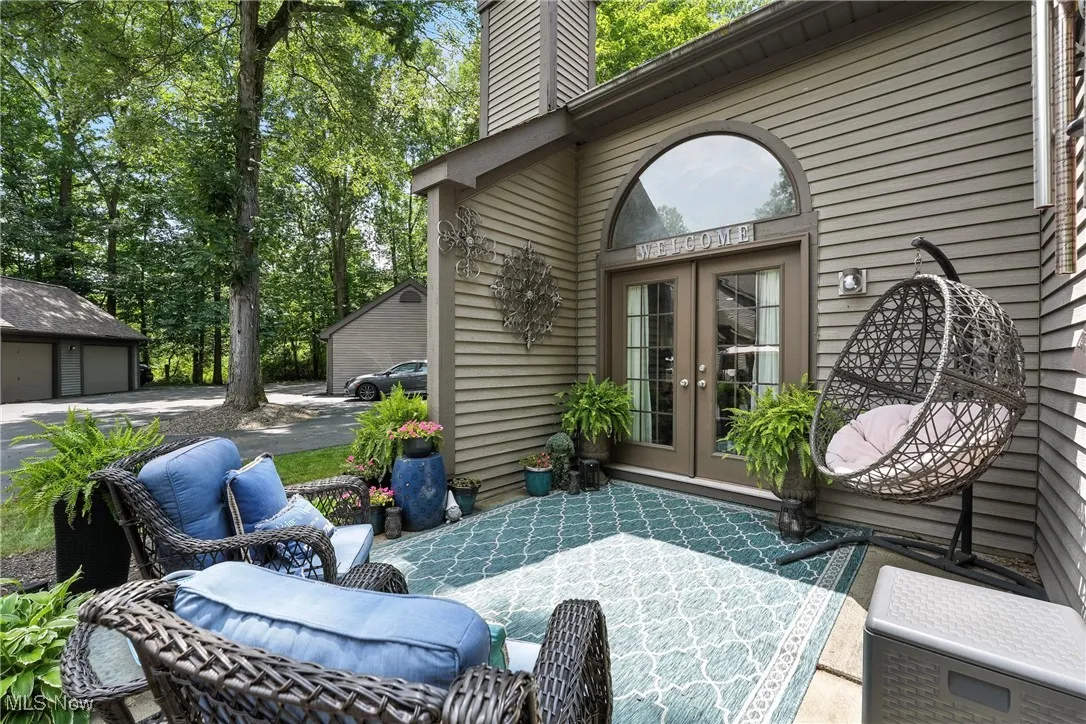 Double size front Patio!