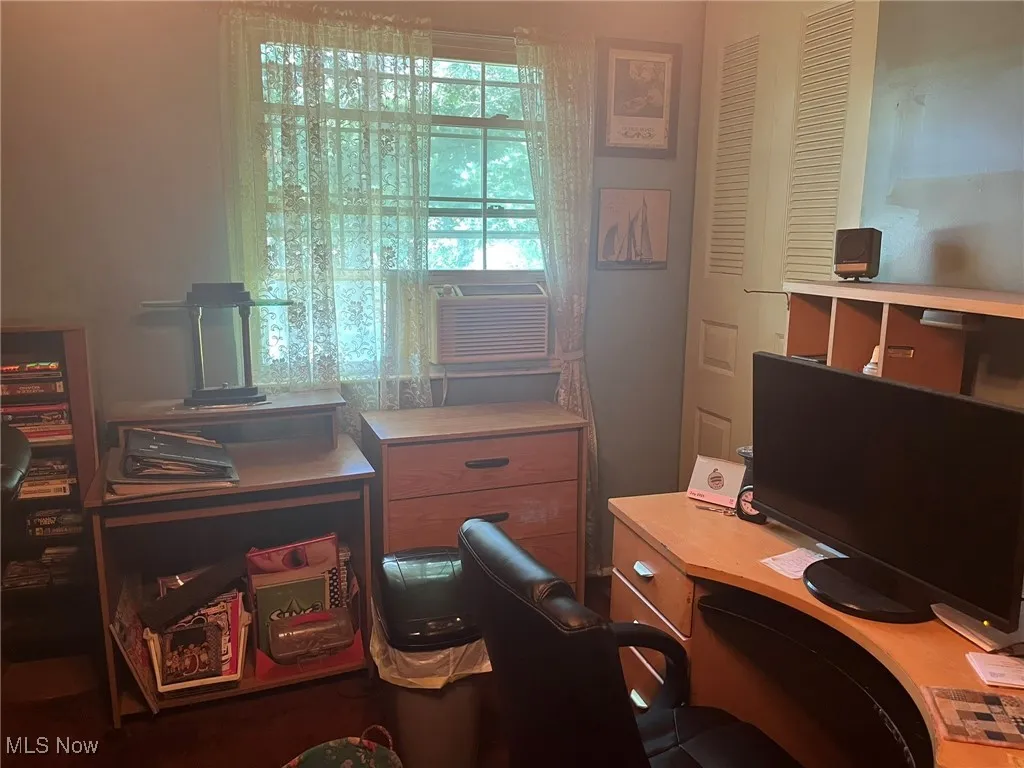 Office with cooling unit