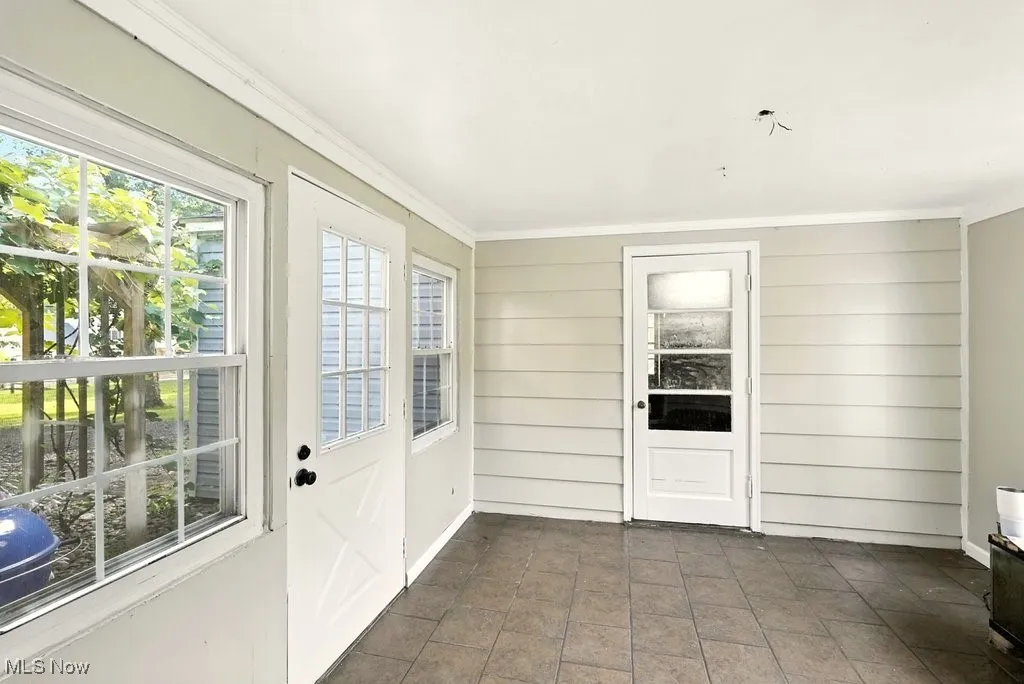 Sun Room/Enclosed Patio