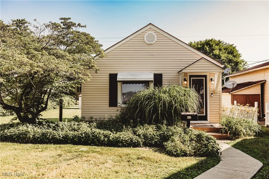 204 W Union Avenue, West Lafayette, Ohio,MLS Now Listing ID