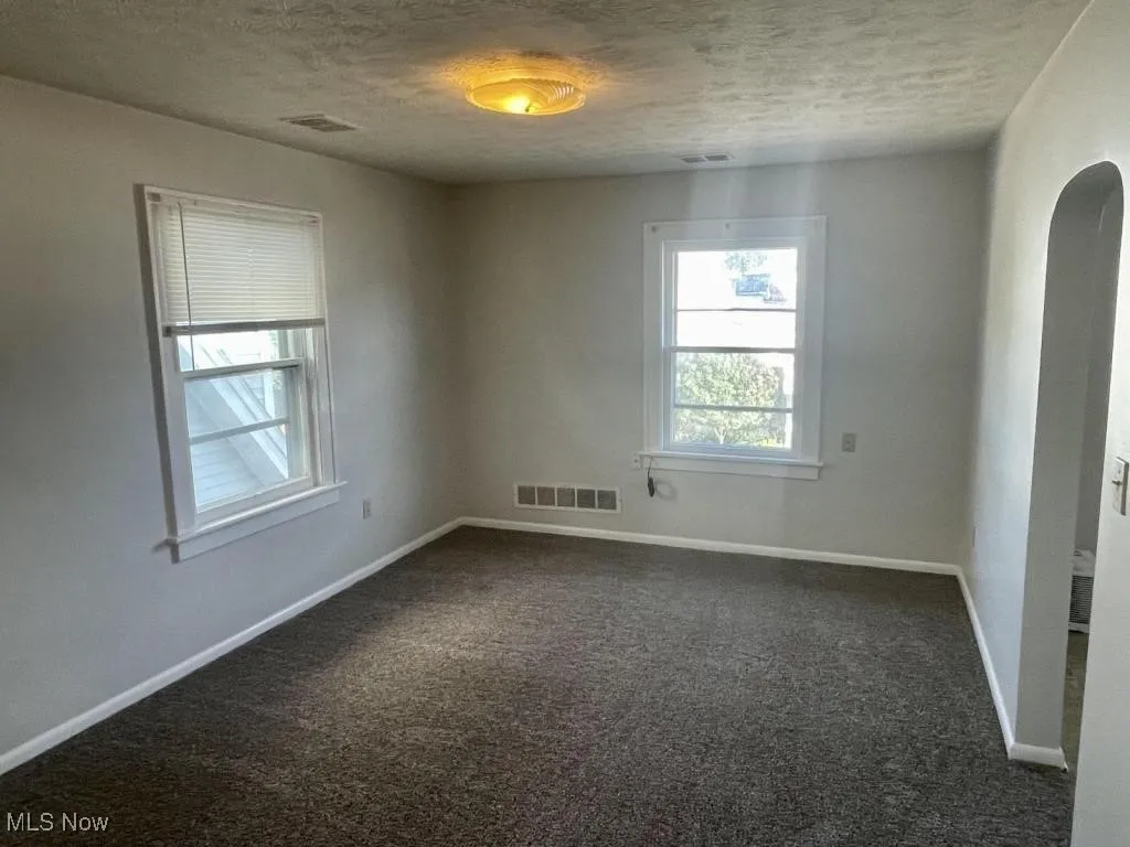 Pic provided by seller (prior to tenants moving in)