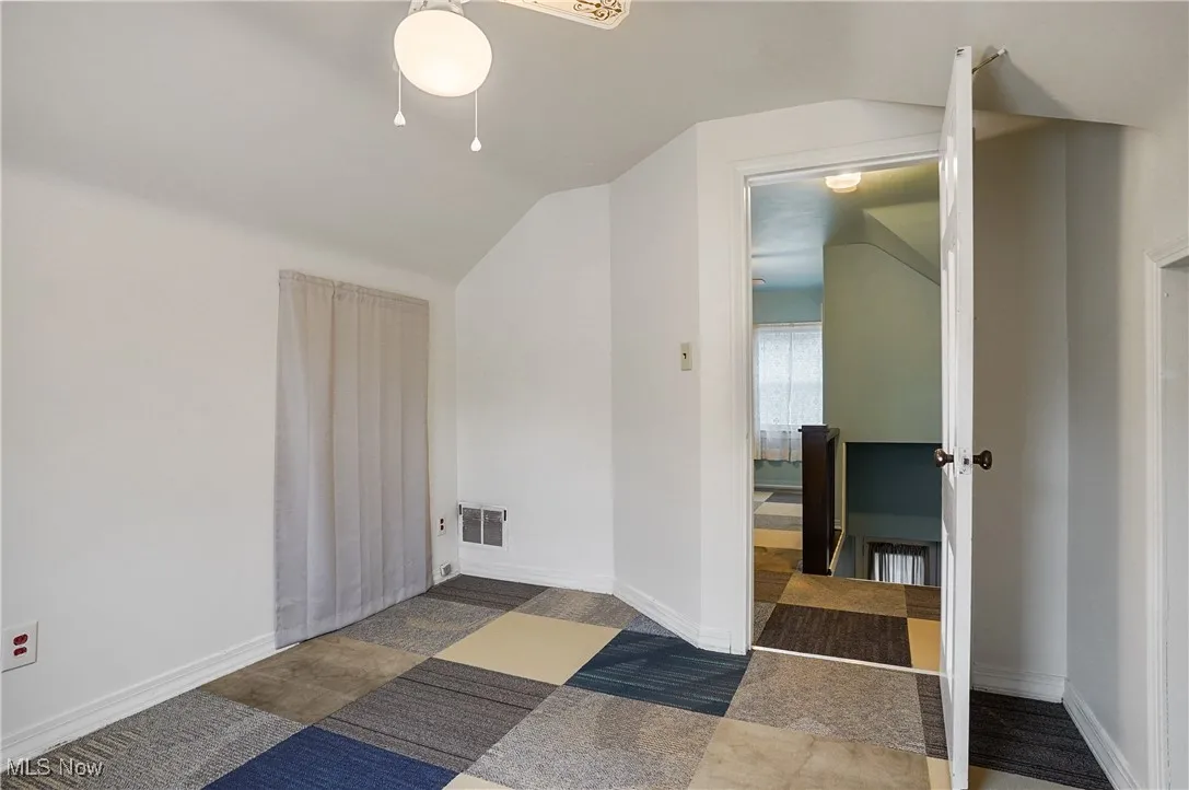 2nd floor/bed1