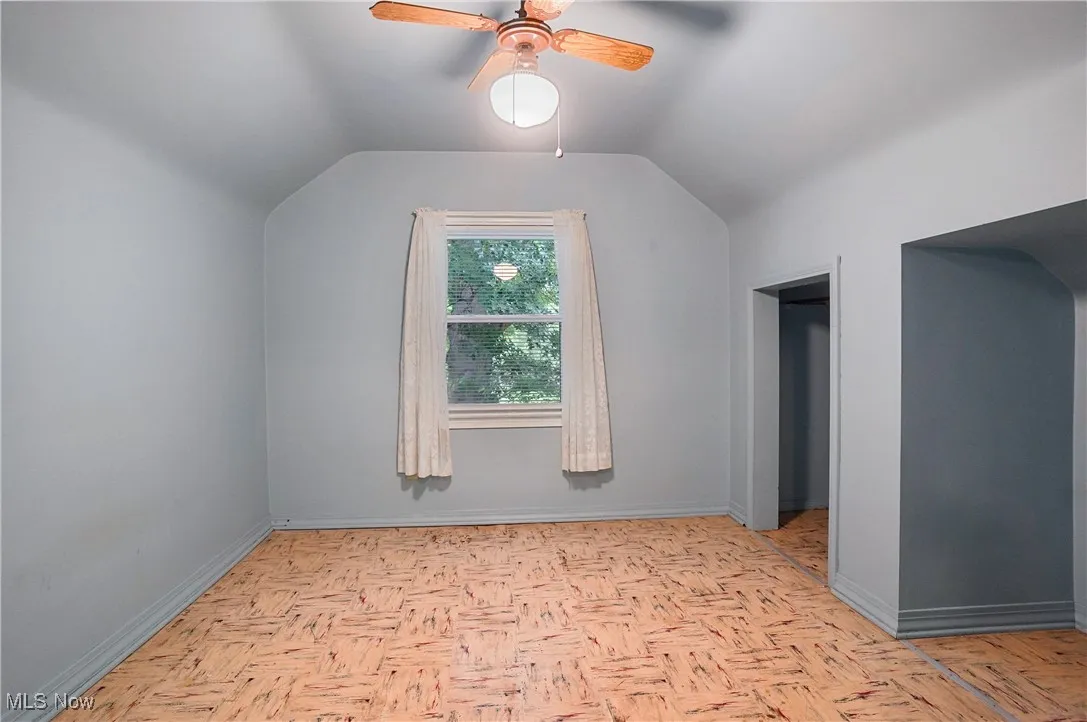 2nd floor/bed 2