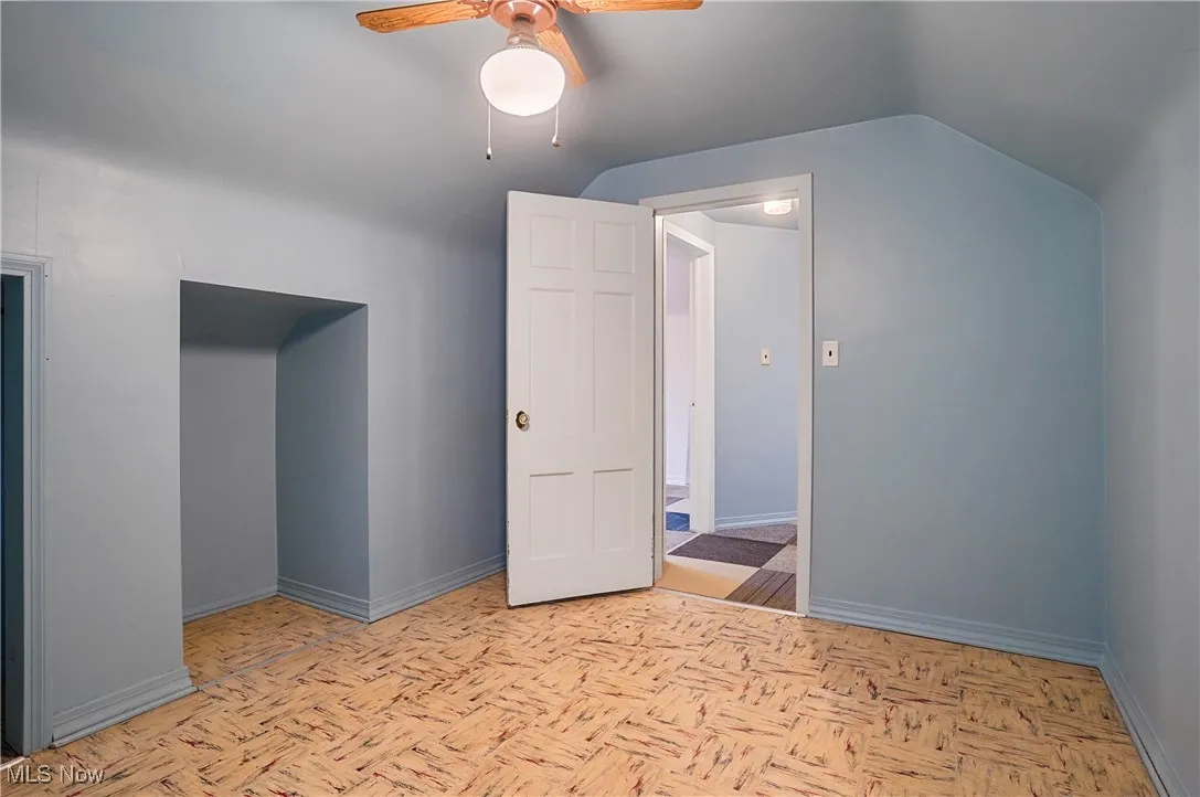 2nd floor/bed 2