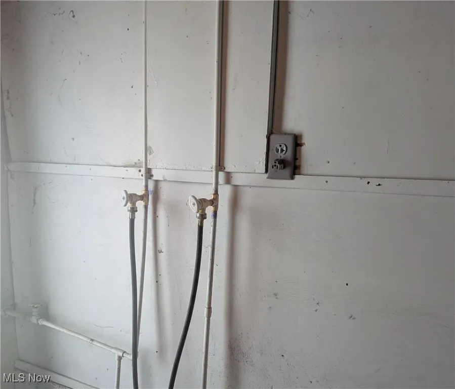 Washer/Dryer hookup