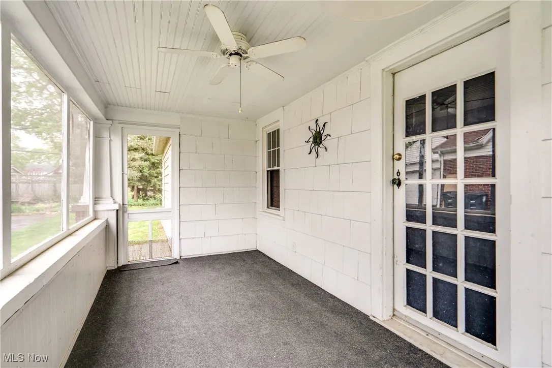 screened in side porch