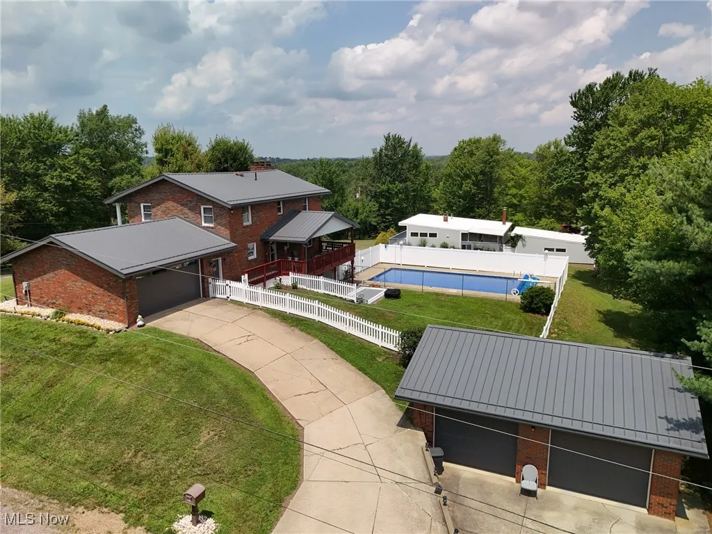 Aerial view of property and surrounding area