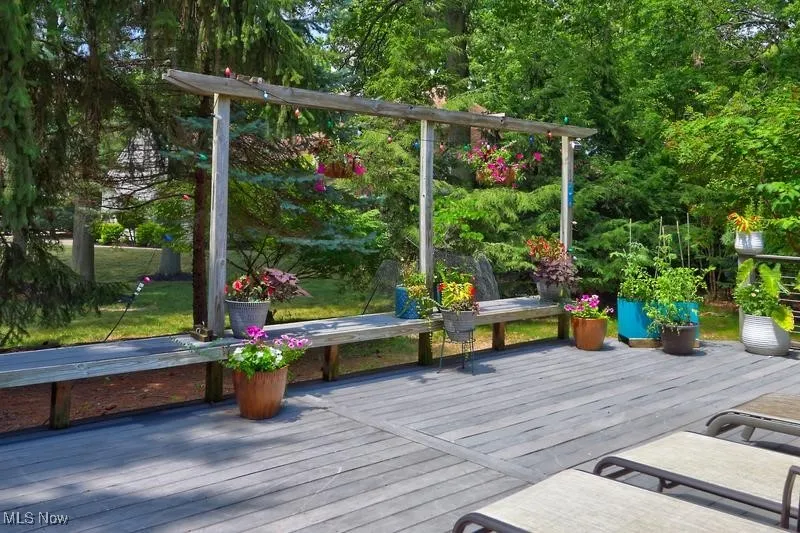 Built-in seating and trellis.