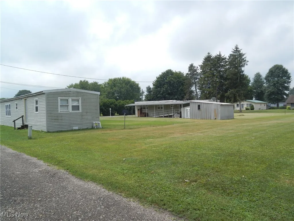 2 mobile homes