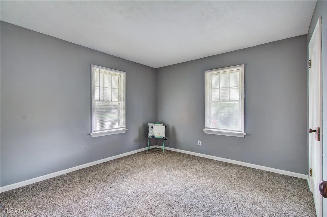 Bedroom 1 with new tootsie-pleasing carpet.