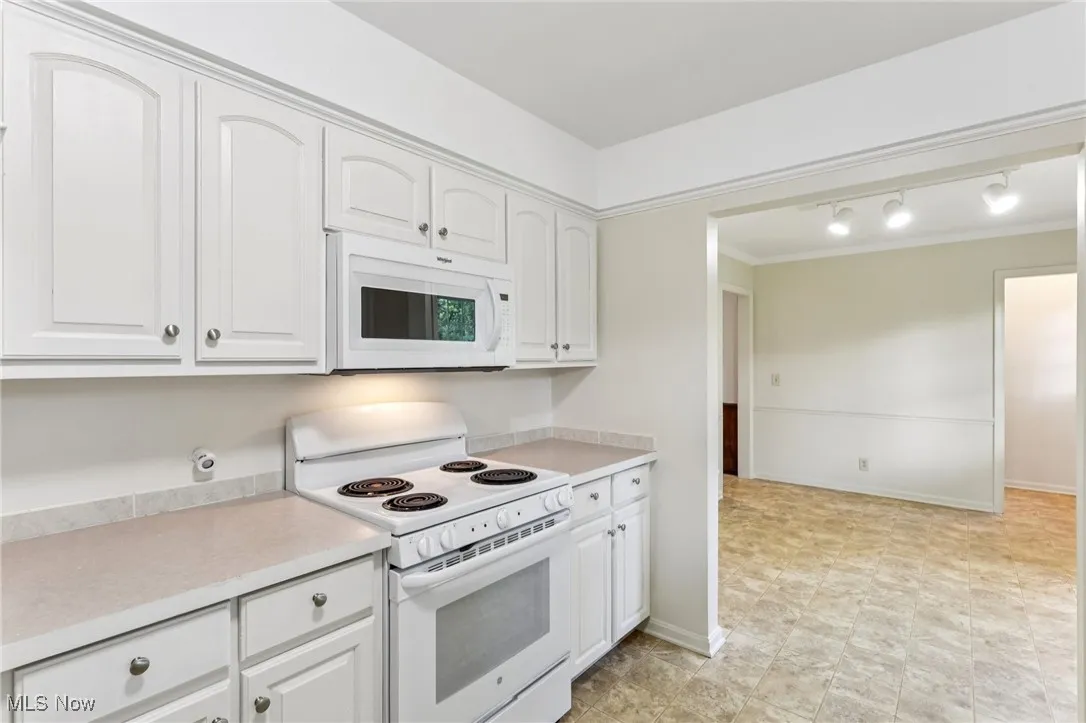 1085 Winhurst Drive, Akron, Ohio,MLS Now Listing ID