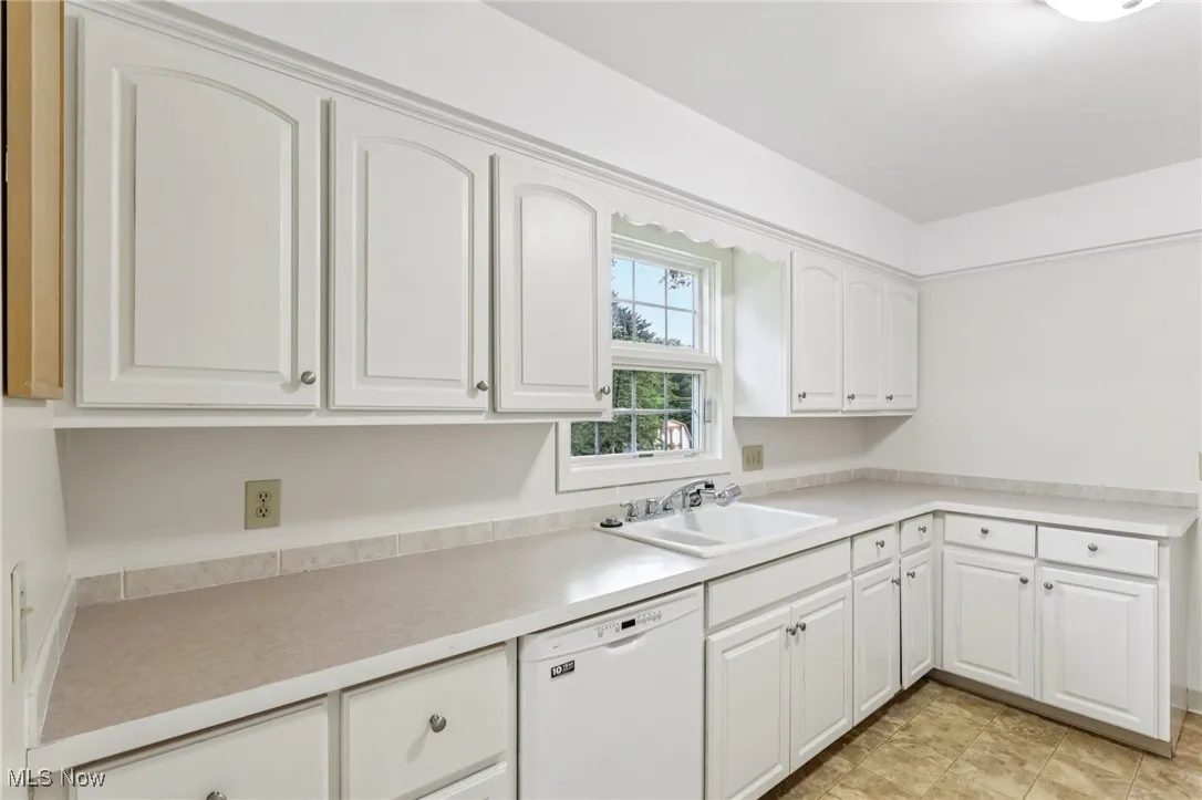 1085 Winhurst Drive, Akron, Ohio,MLS Now Listing ID