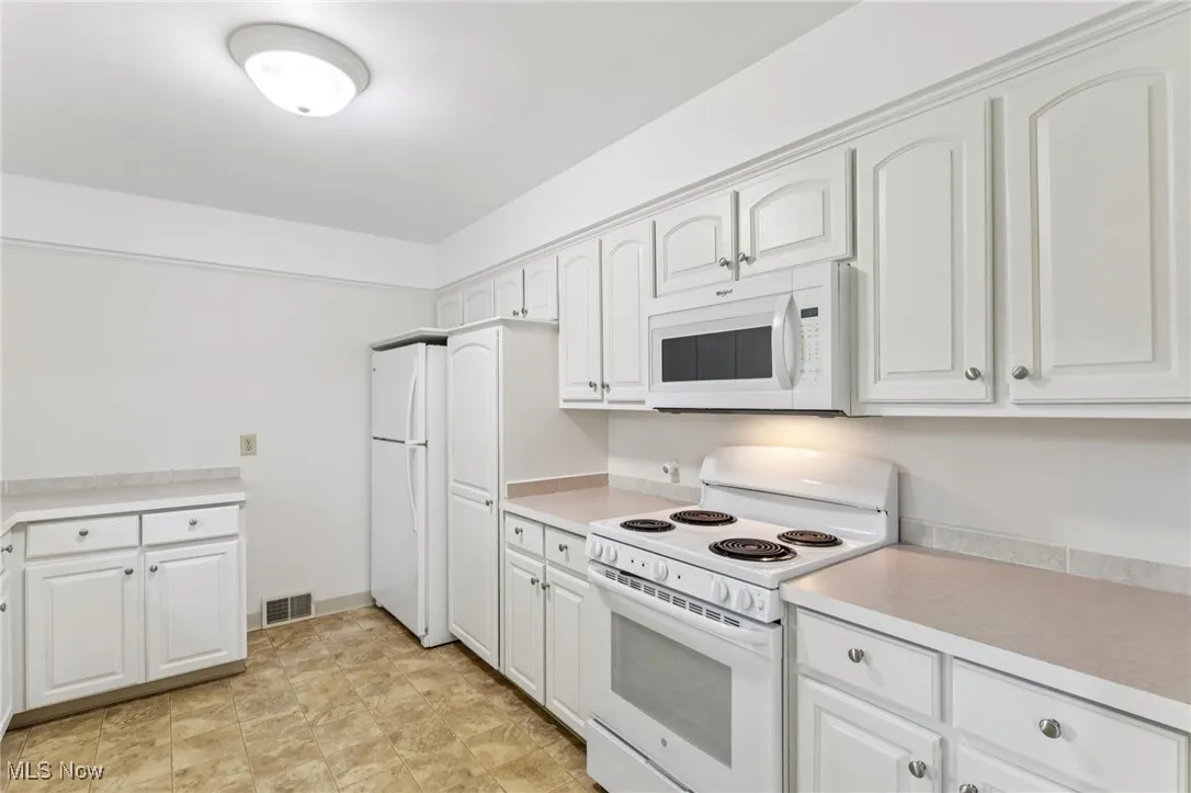 1085 Winhurst Drive, Akron, Ohio,MLS Now Listing ID