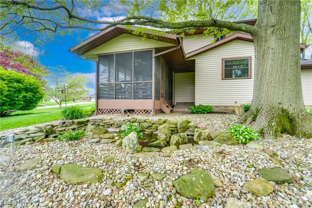 10154 Carlswood Avenue, Hartville, Ohio,MLS Now Listing ID