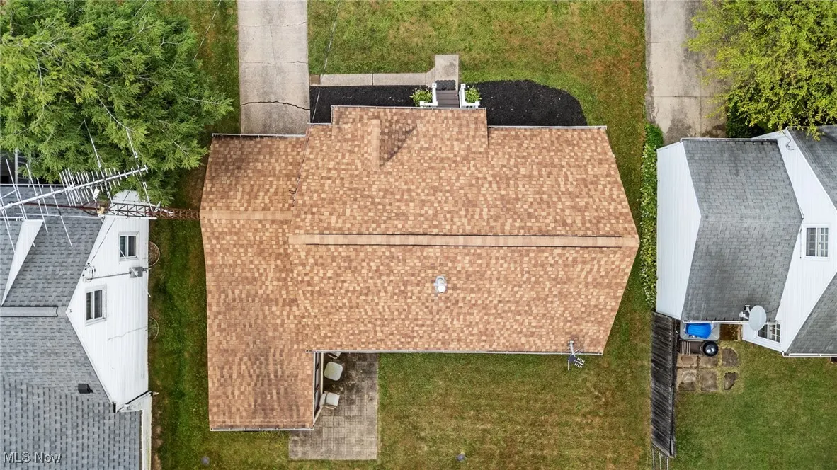 Aerial view of property and surrounding area