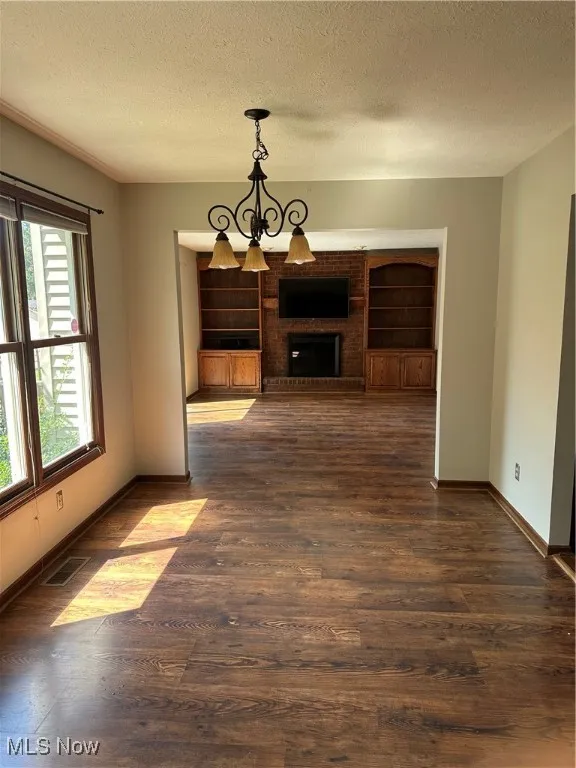 Dining area with a view into living room