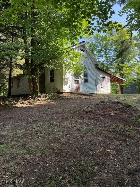 View of home's exterior