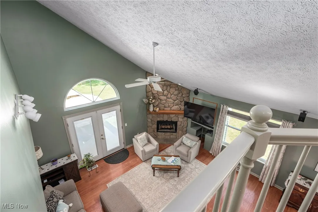 2nd floor overlooking the living room