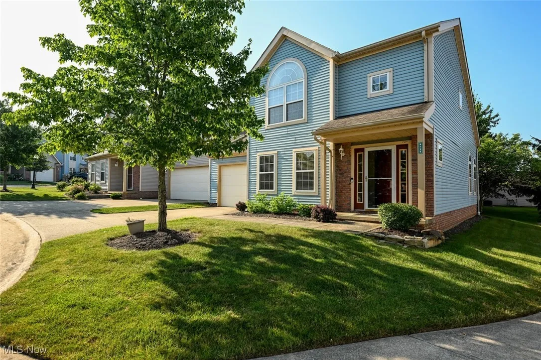 Welcome home to this Huntsford Farms colonial.