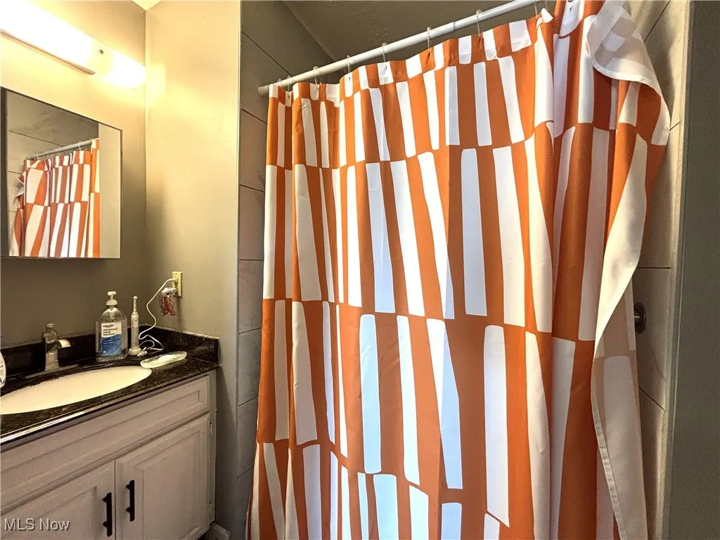 Full bathroom off master bedroom.