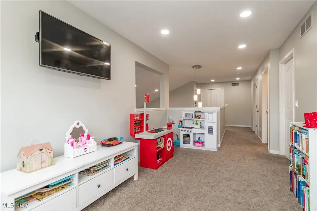 8579 Pine Creek Lane, Northfield, Ohio,MLS Now Listing ID
